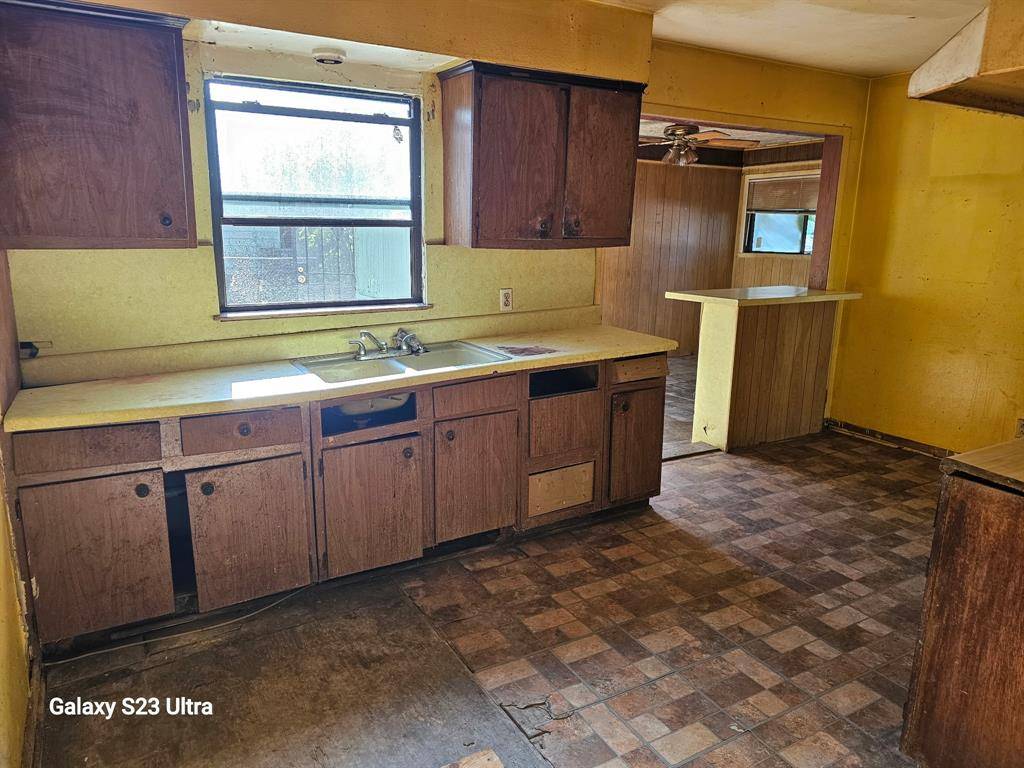 Dallas, TX 75216,4605 Haas Drive