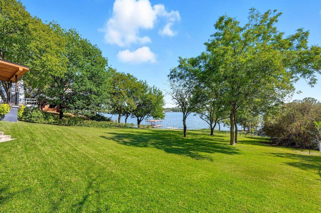 Gainesville, TX 76240,80 Bayside Circle