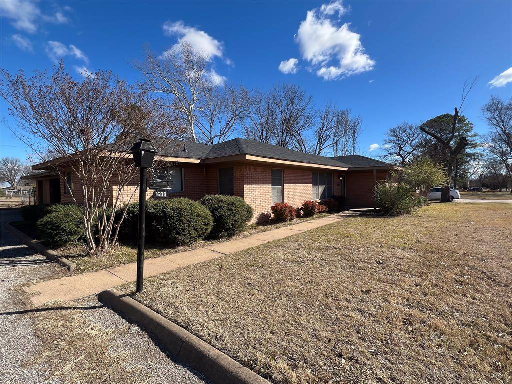 Sherman, TX 75090,1609 E Peyton Street