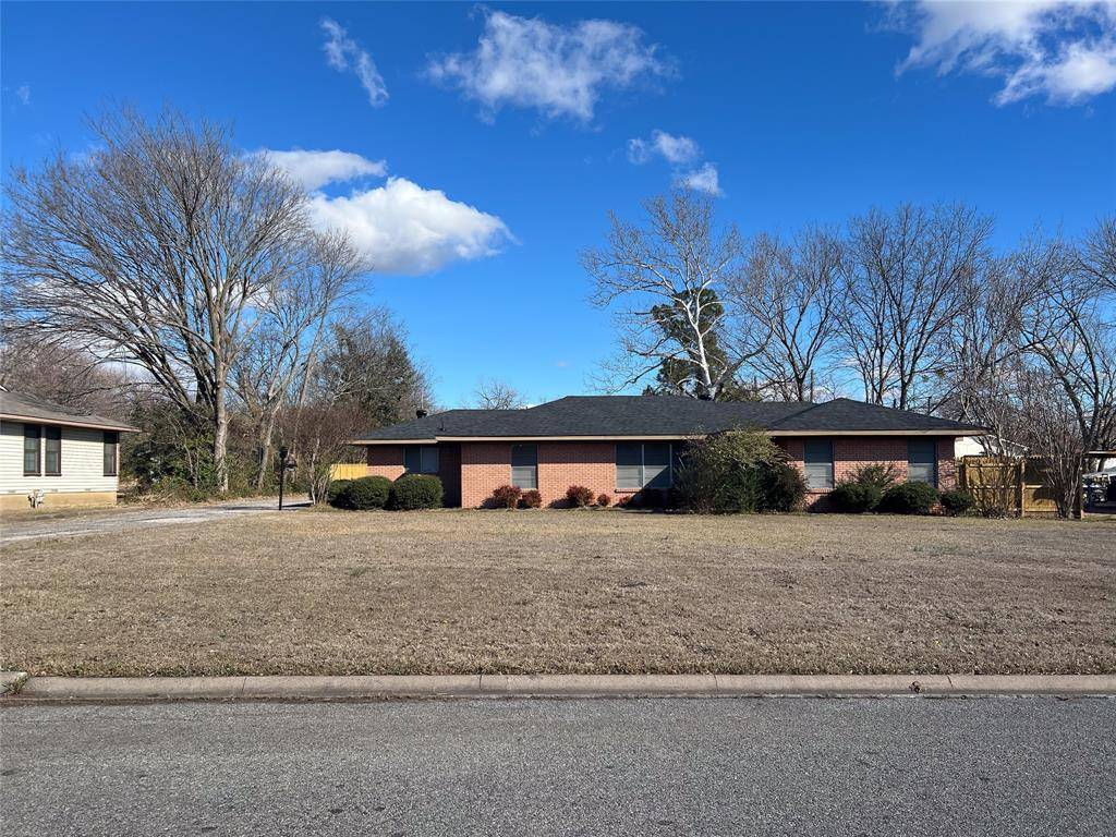 Sherman, TX 75090,1609 E Peyton Street