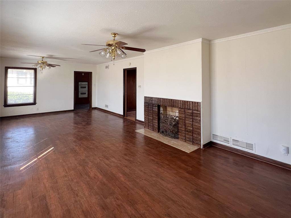 Sherman, TX 75090,1609 E Peyton Street