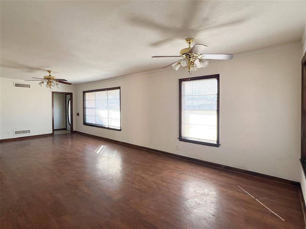 Sherman, TX 75090,1609 E Peyton Street