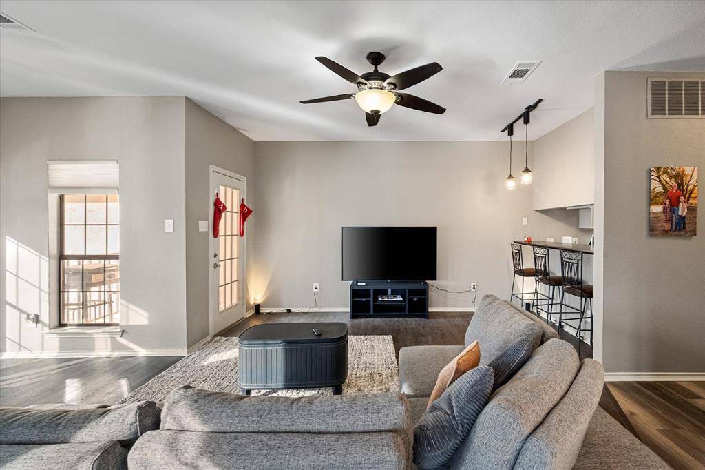 Tool, TX 75143,1933 Island Circle #A201