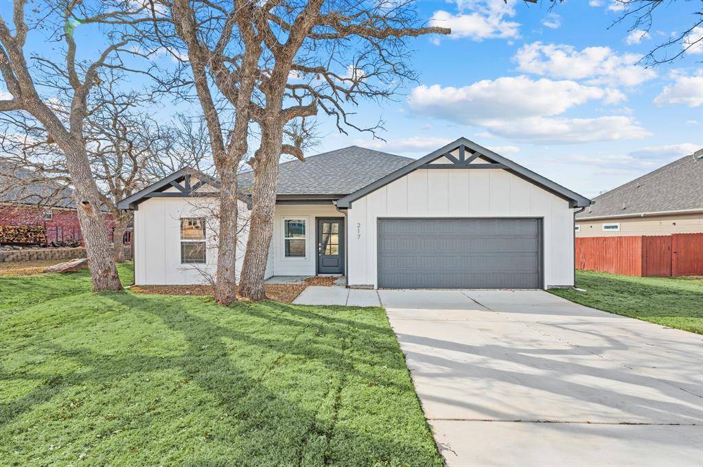 Runaway Bay, TX 76426,217 Shady Oaks Drive