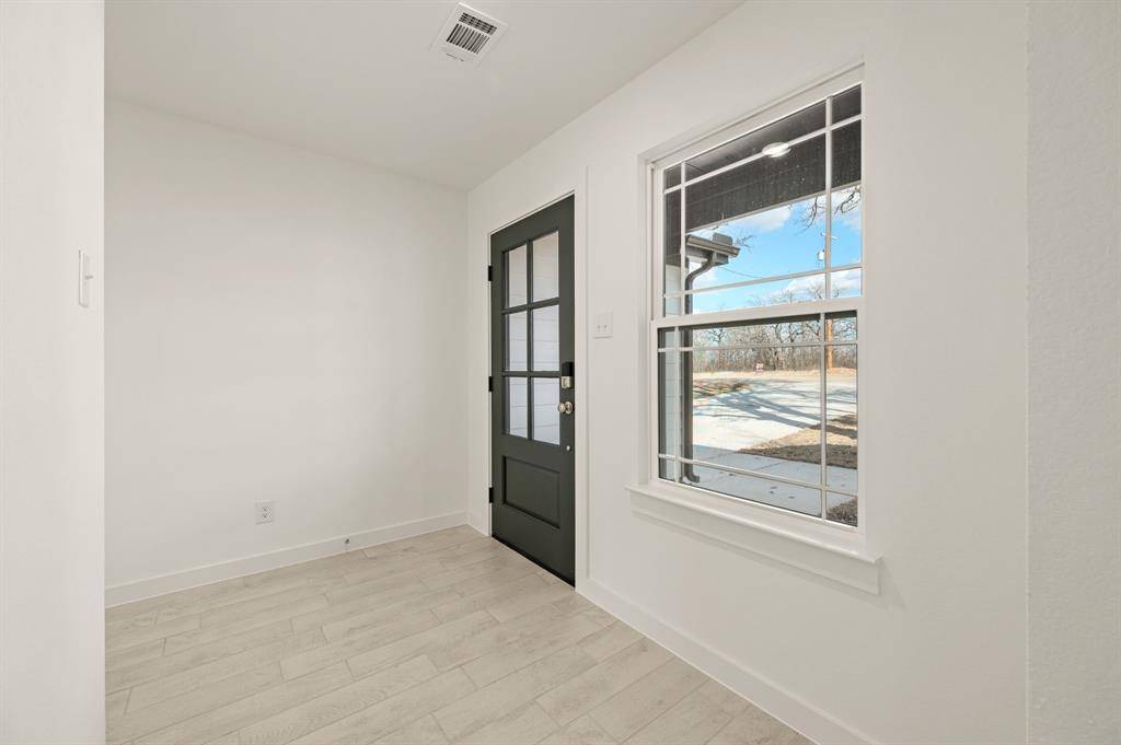 Runaway Bay, TX 76426,217 Shady Oaks Drive