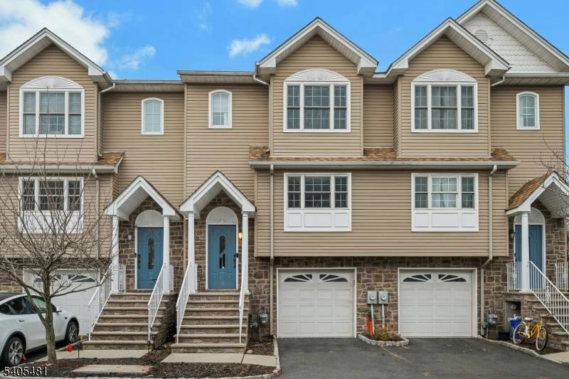 Bloomfield Twp., NJ 07003,102 Montgomery #15