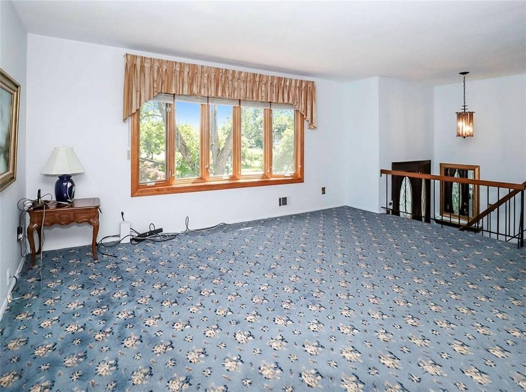 Staten  Island, NY 10312,489 Oakdale ST