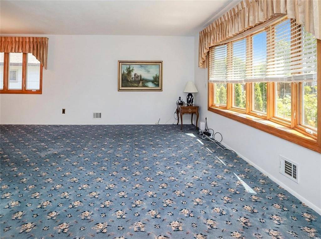 Staten  Island, NY 10312,489 Oakdale ST