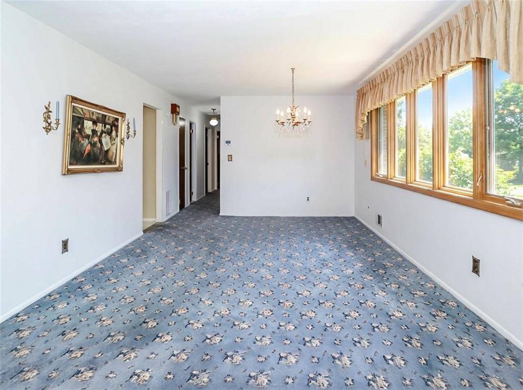 Staten  Island, NY 10312,489 Oakdale ST