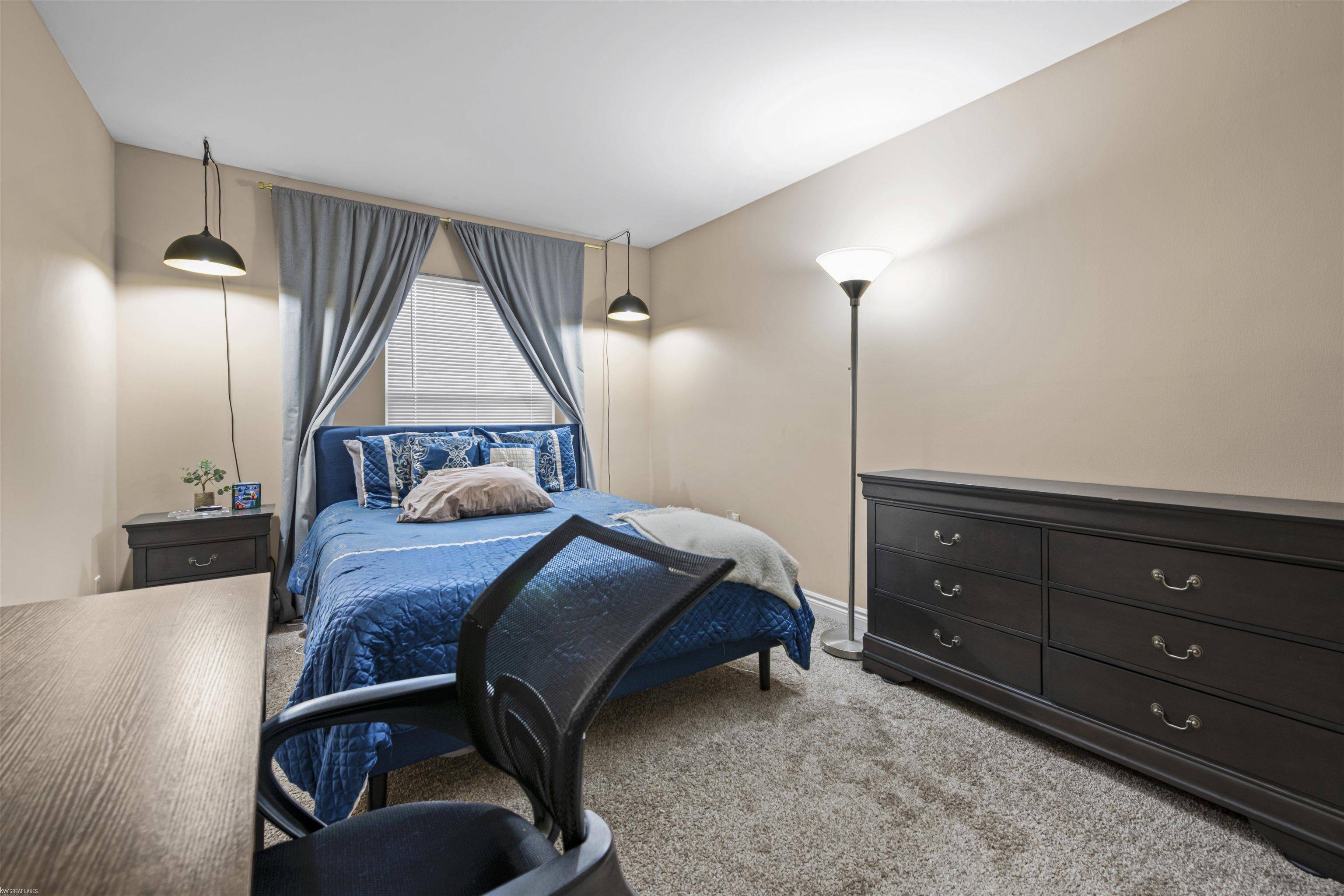 Saint Clair Shores, MI 48081,21627 E 11 Mile RD