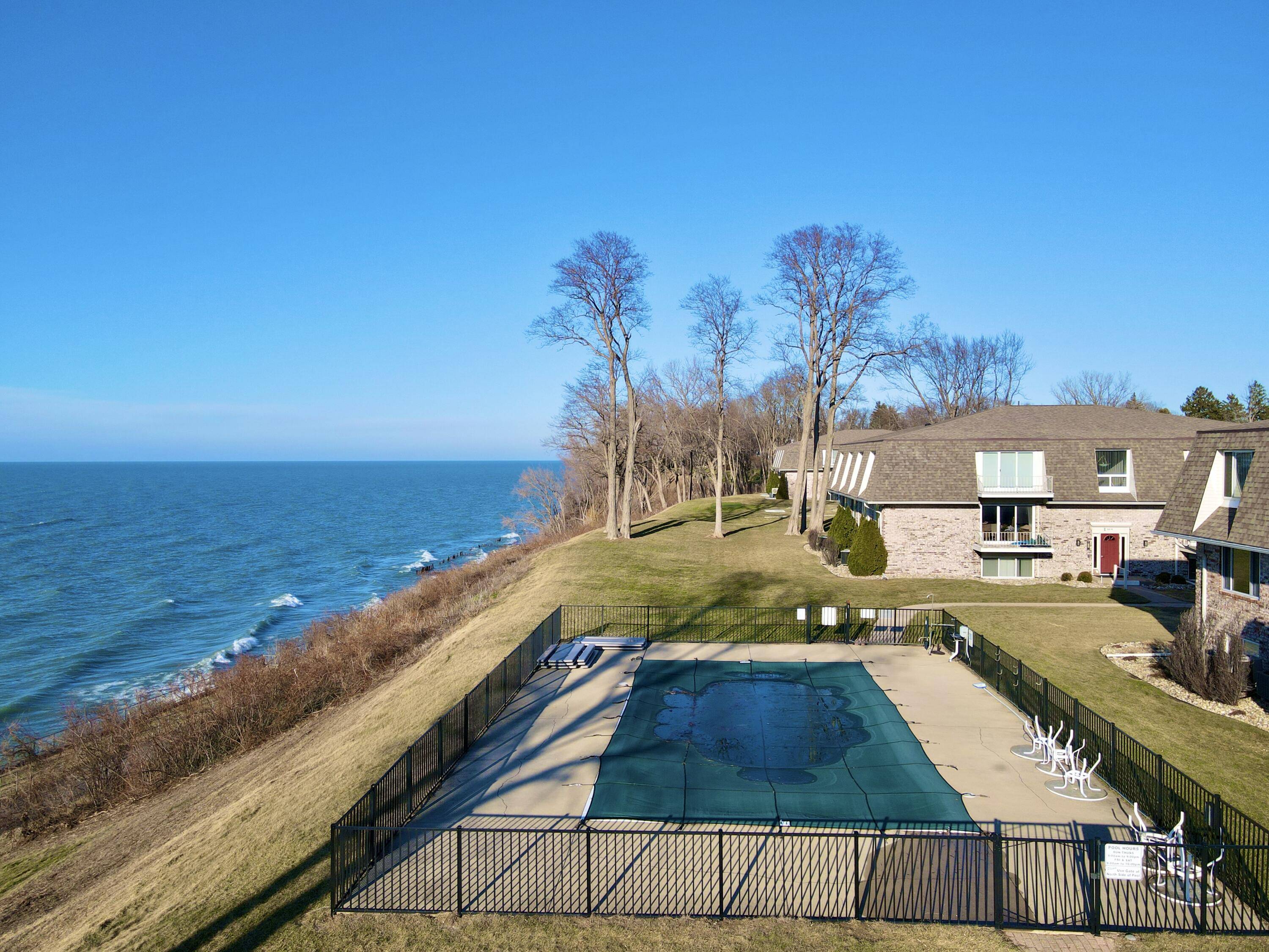 St. Joseph, MI 49085,3626 Lakeshore Dr K9 #9