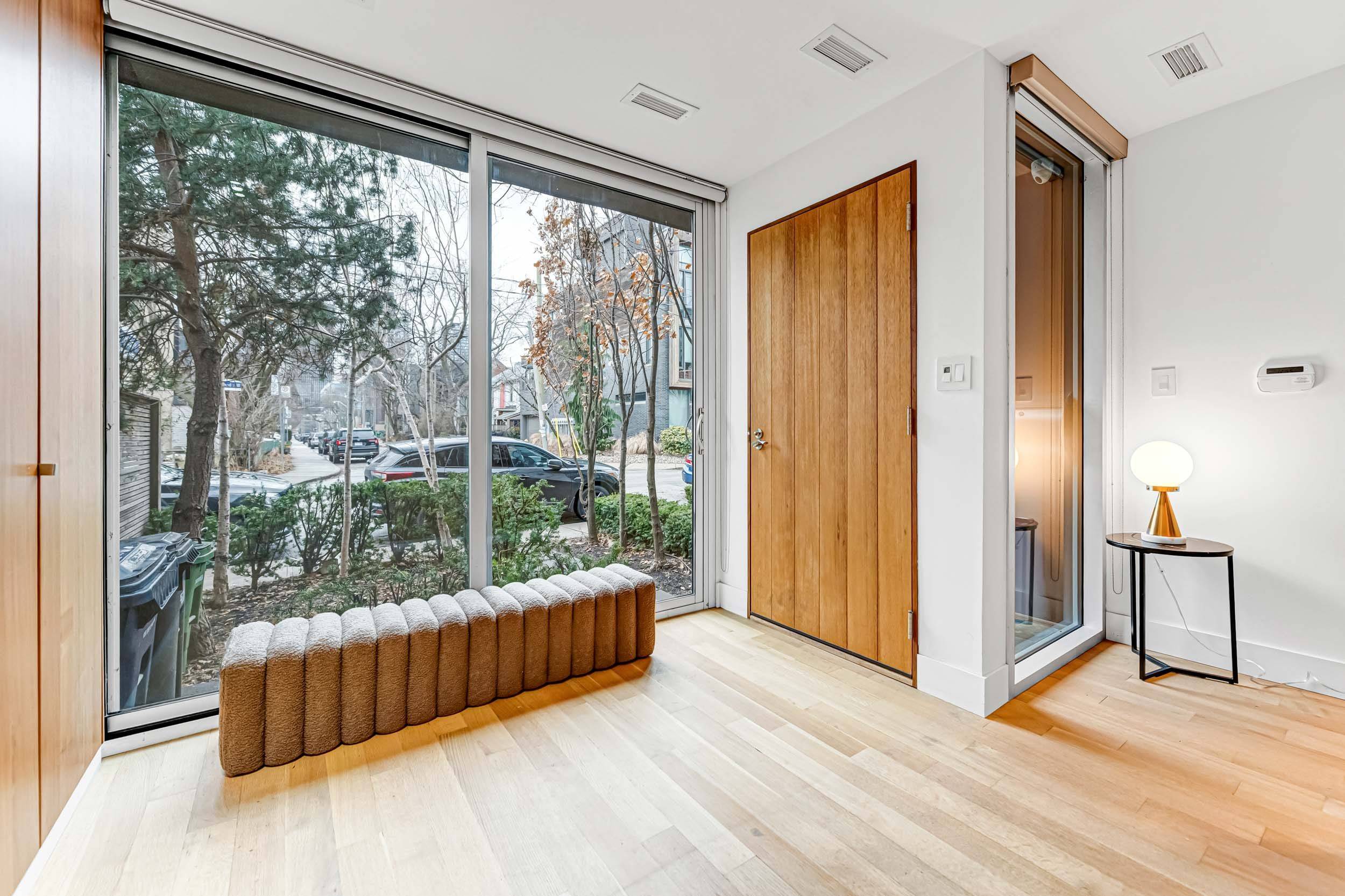 Toronto C01, ON M6J 1C9,840 Richmond ST W