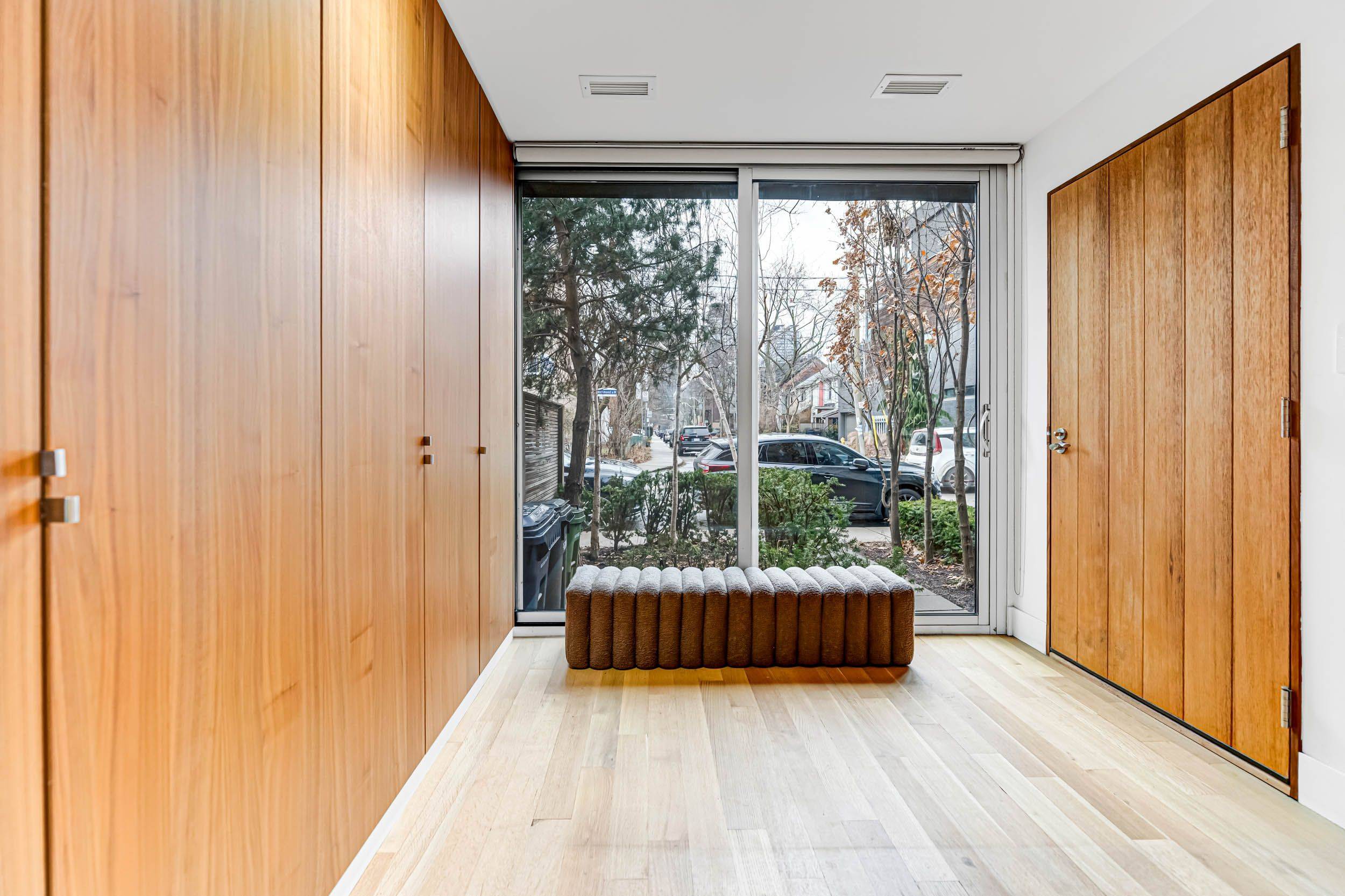 Toronto C01, ON M6J 1C9,840 Richmond ST W