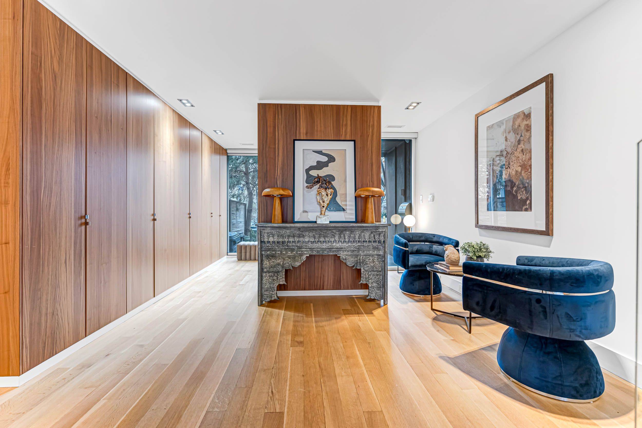 Toronto C01, ON M6J 1C9,840 Richmond ST W