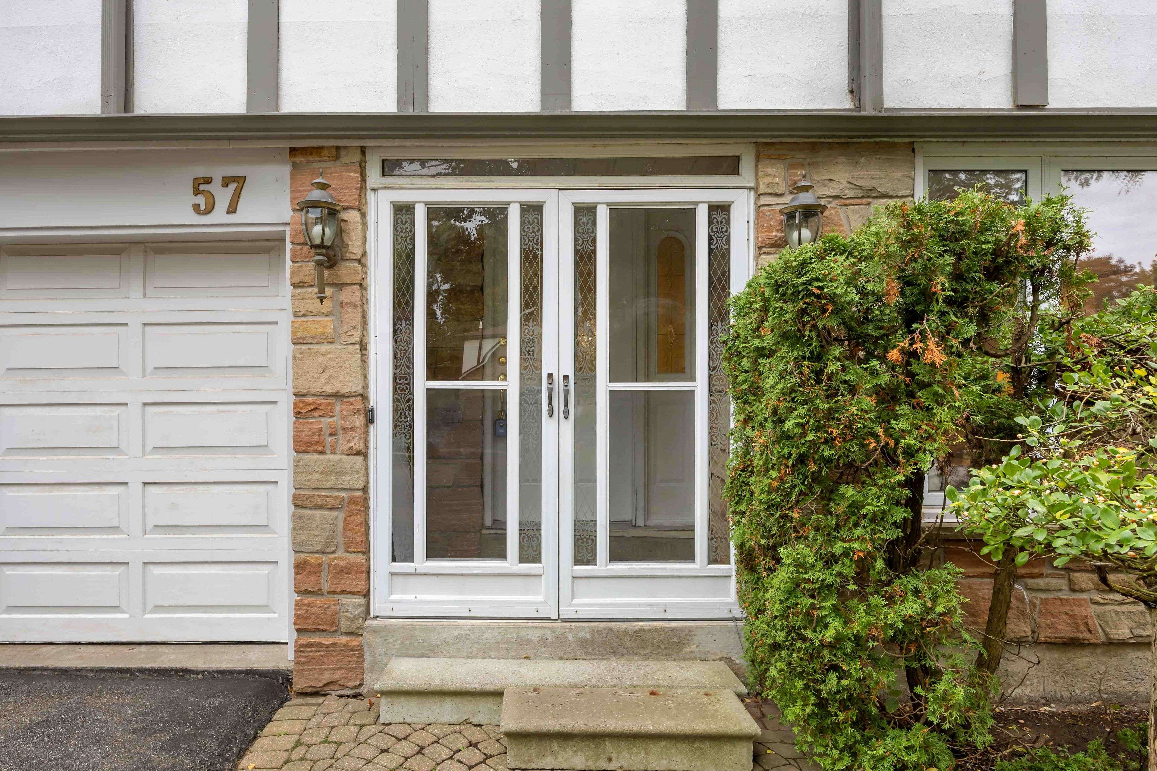 Toronto C15, ON M2J 2X6,57 Cobblestone DR