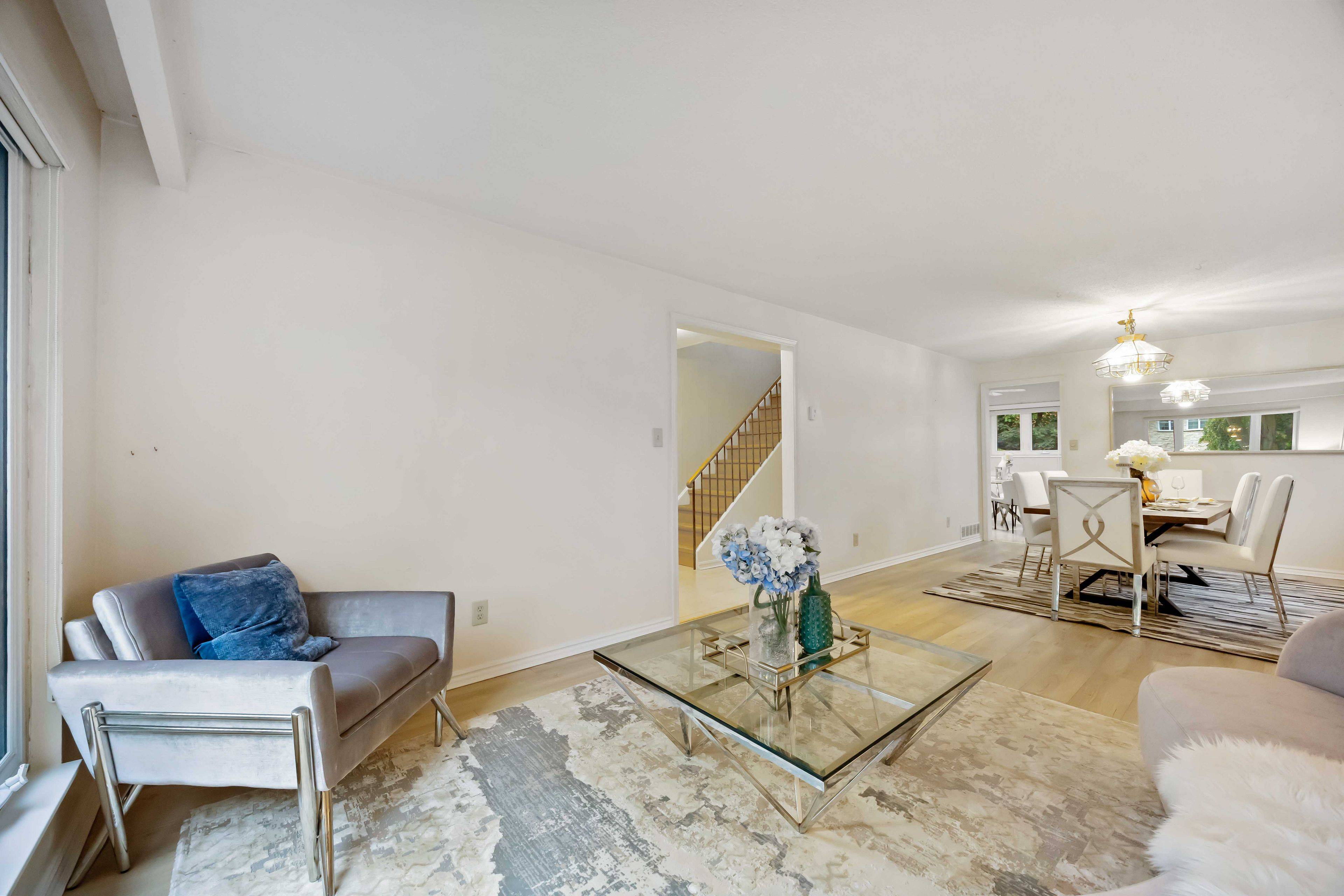 Toronto C15, ON M2J 2X6,57 Cobblestone DR