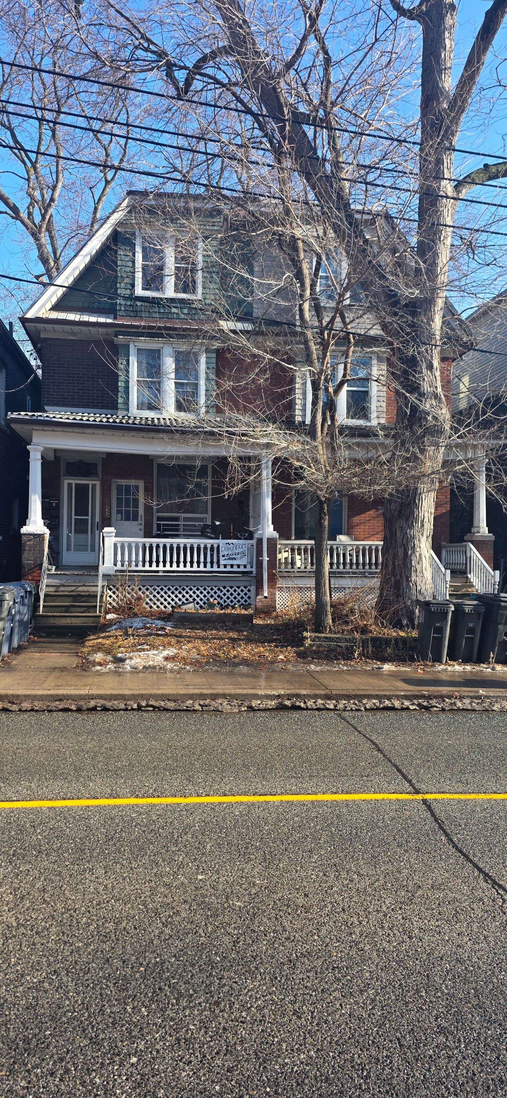 Toronto C01, ON M6H 3Y2,383 Lansdowne AVE