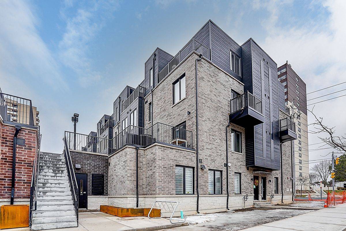 Toronto E05, ON M1T 1H8,3079 pharmacy AVE