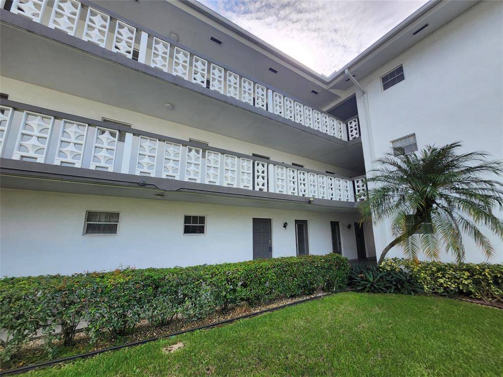 Hollywood, FL 33021,1201 HILLCREST CT #105