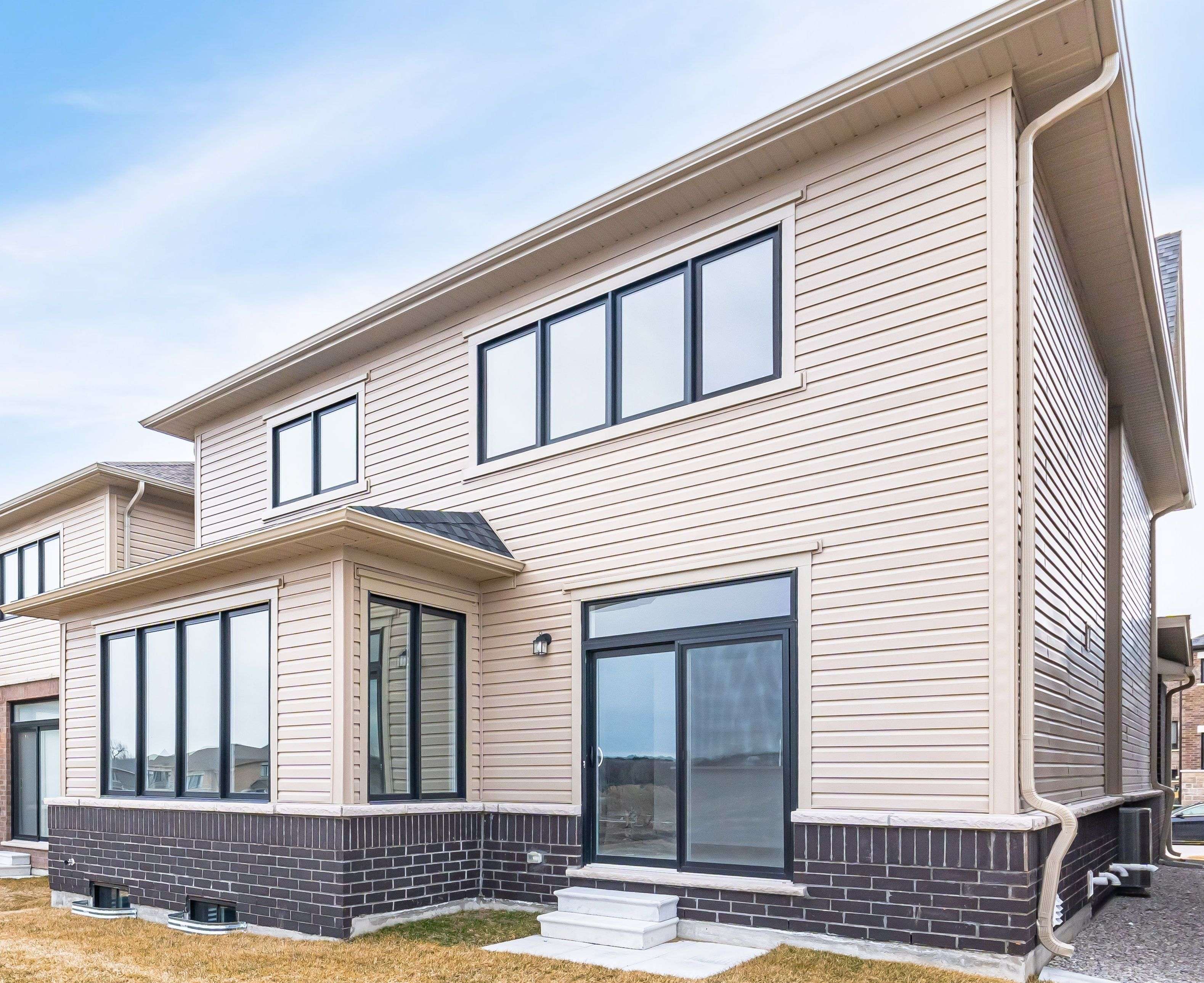 Barrie, ON L9K 0W9,18 Kingsbury TRL