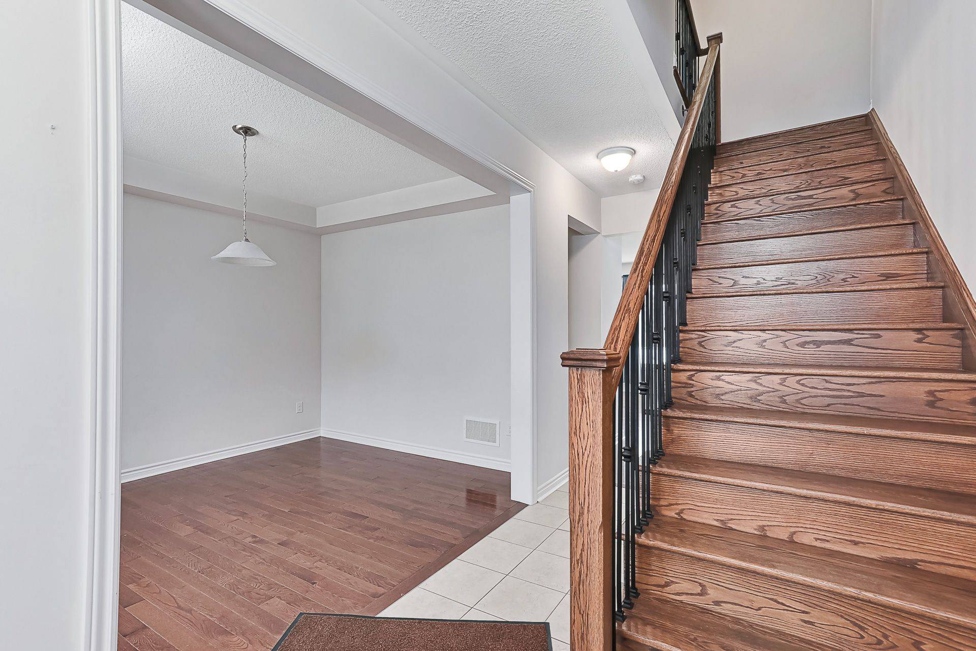 Collingwood, ON L9Y 3L7,50 Tracey LN