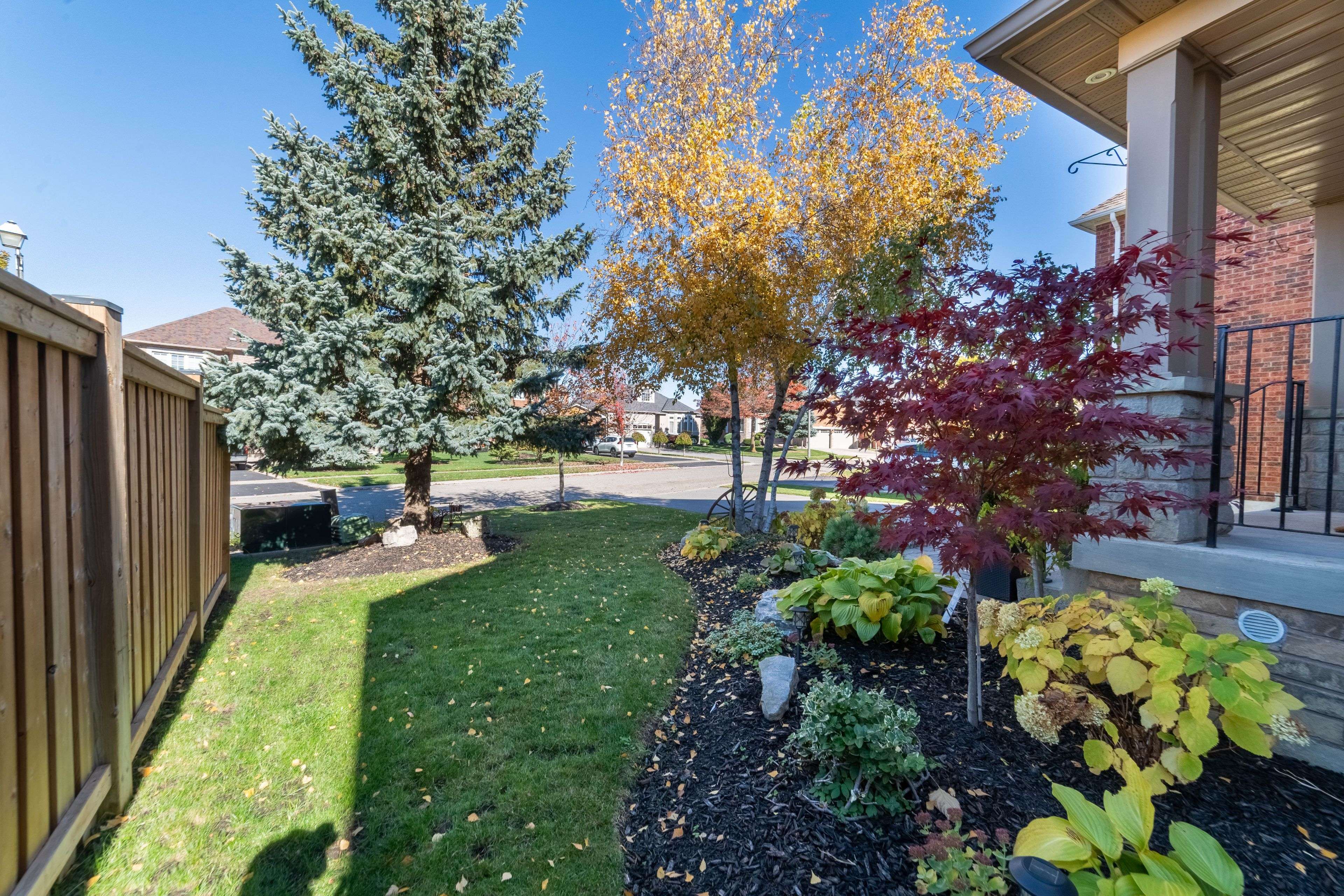 Caledon, ON L7C 1C4,18 Pinebrook CIR