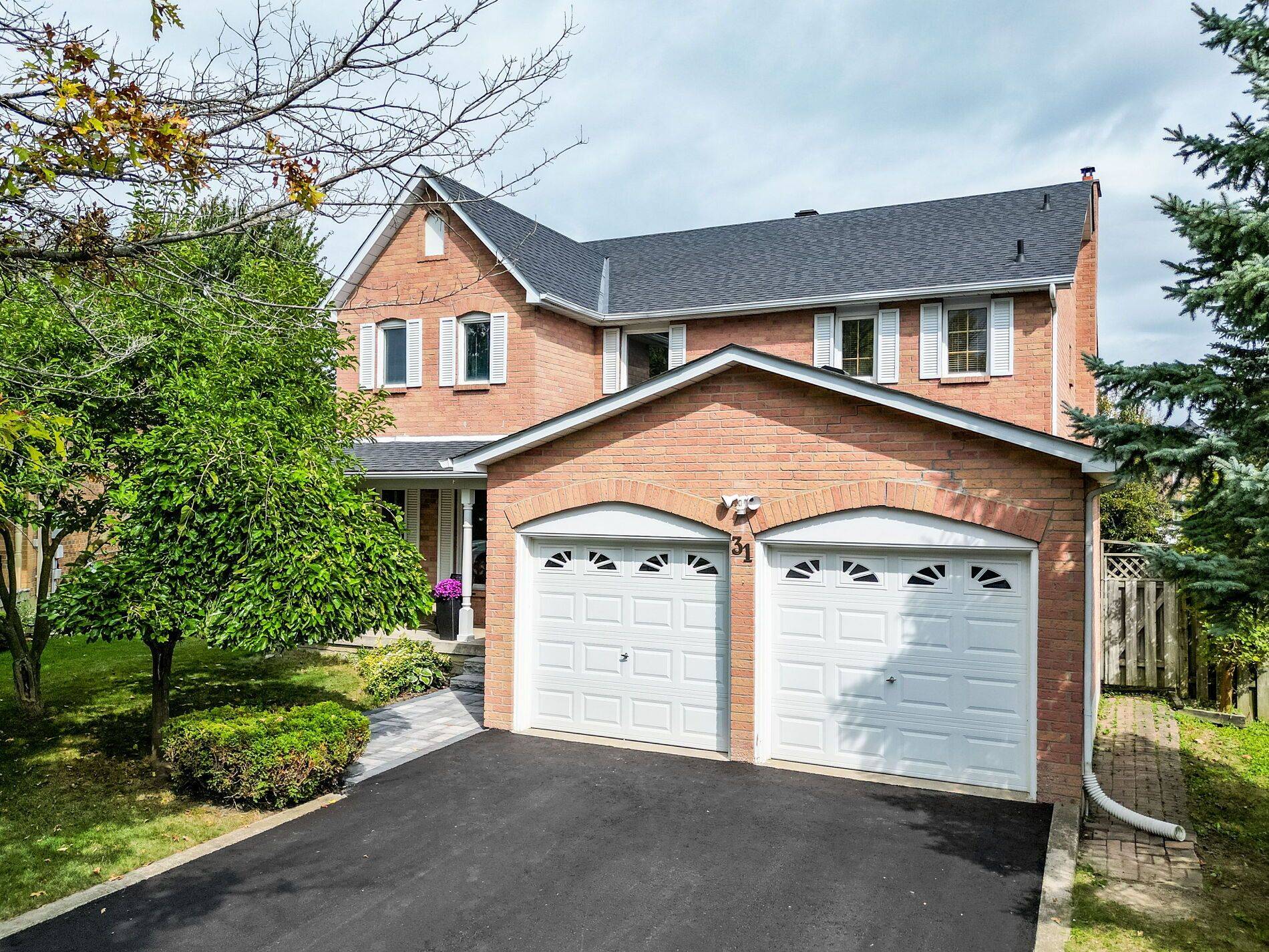 Caledon, ON L7E 5X1,31 Mccabe CRES