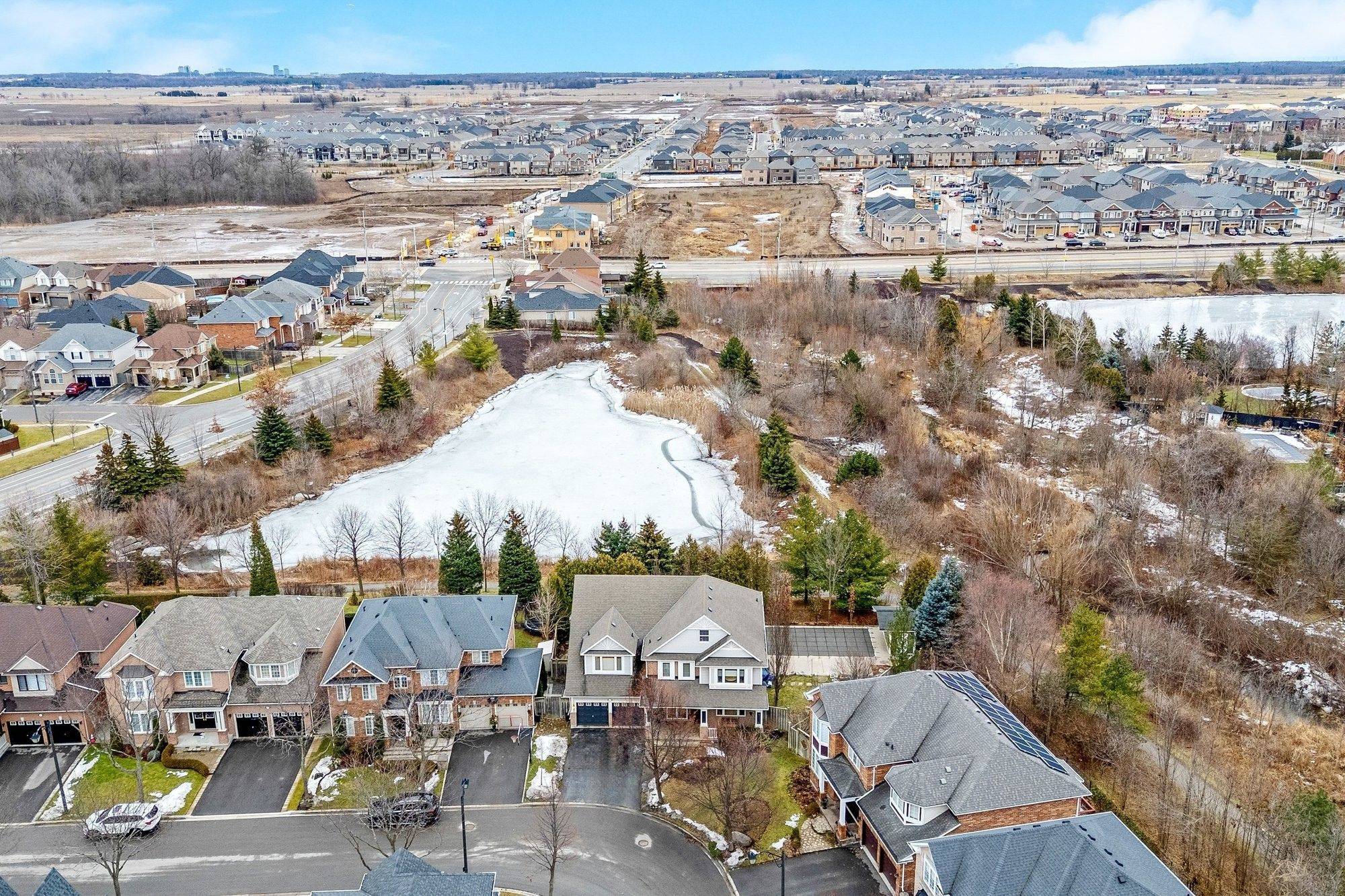 Milton, ON L9T 5Z2,1560 Earl CRES