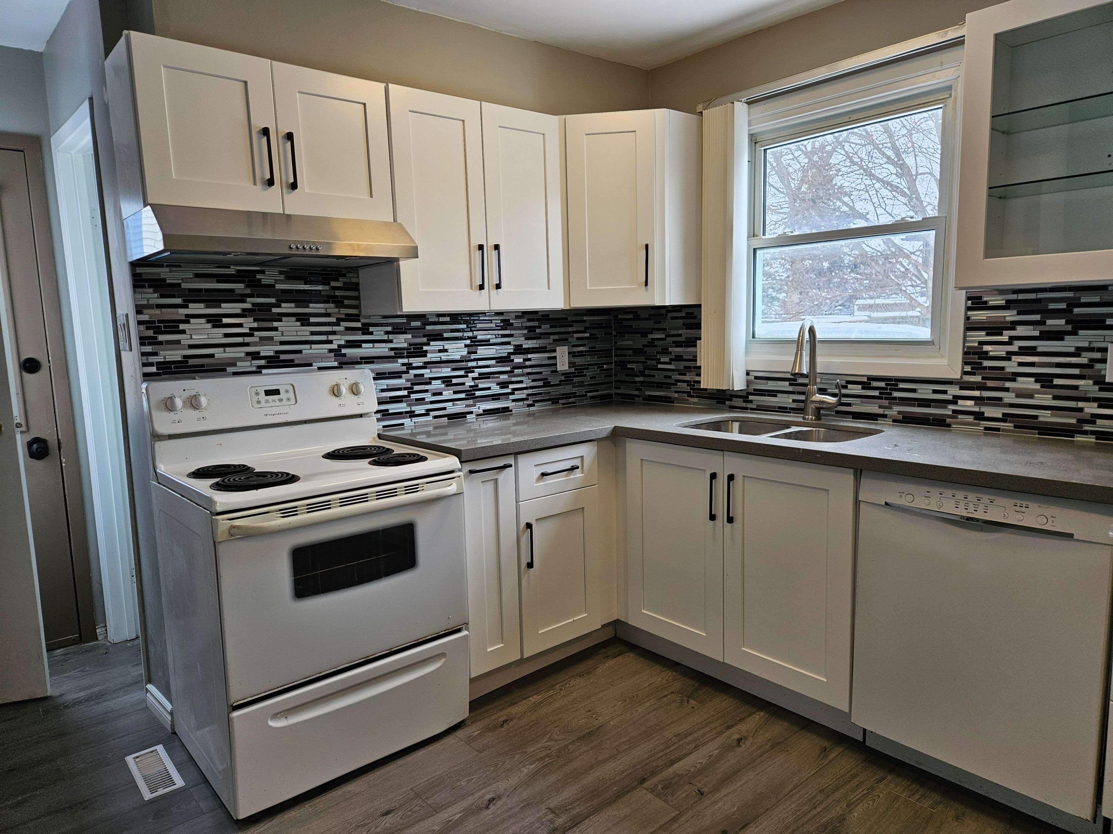 London North, ON N6G 3M2,1004 Lawson RD