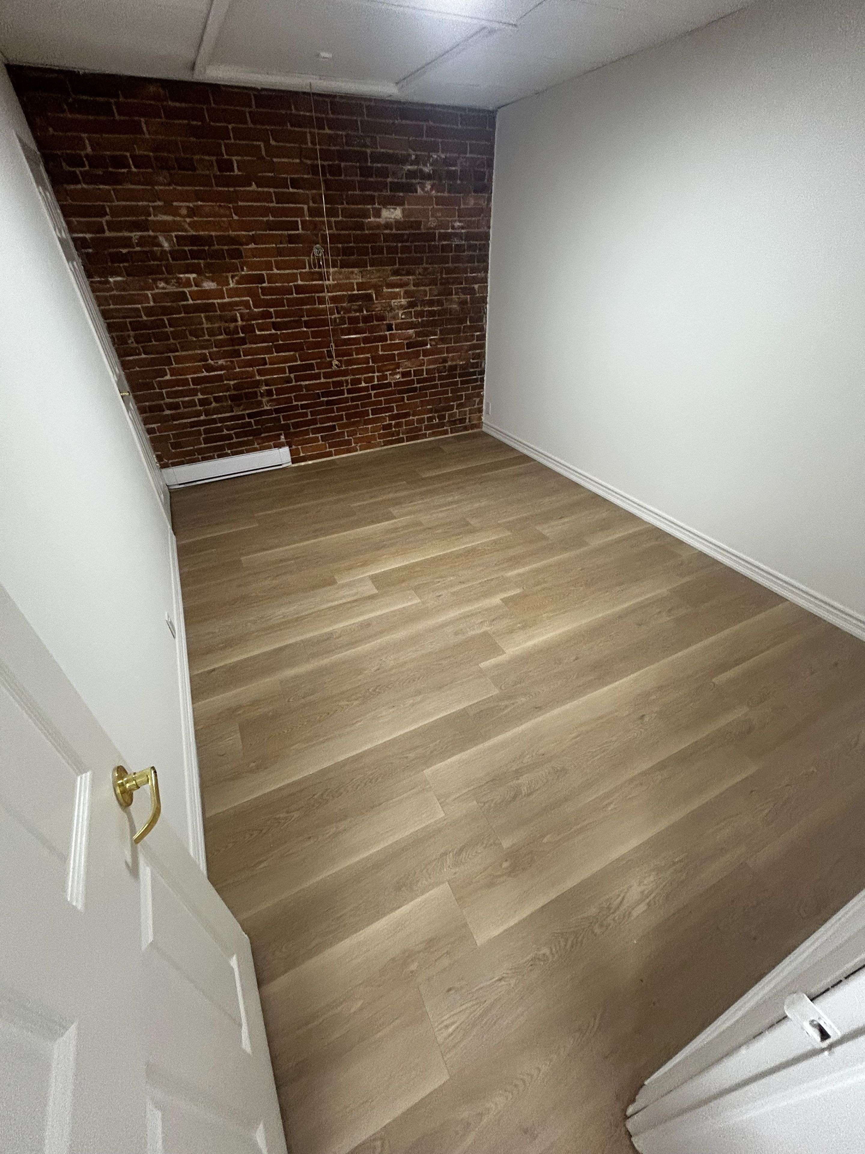 Peterborough, ON K9H 2L2,174.5 Hunter ST W #6