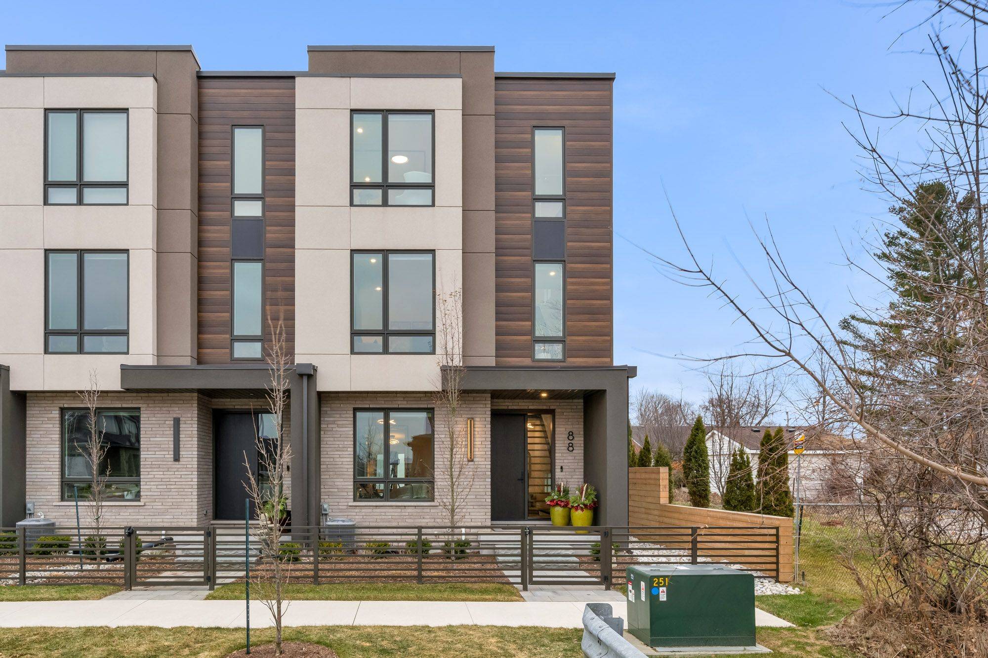 Pelham, ON L3E 0B3,88 Moody ST