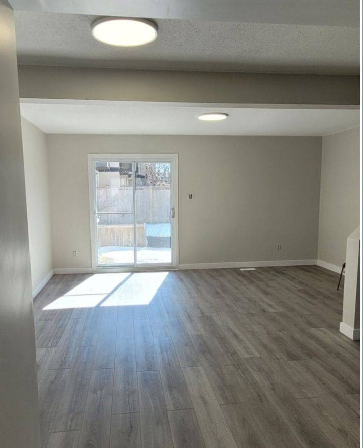 Blossom Park - Airport And Area, ON K1T 2A8,2799 Pimlico CRES