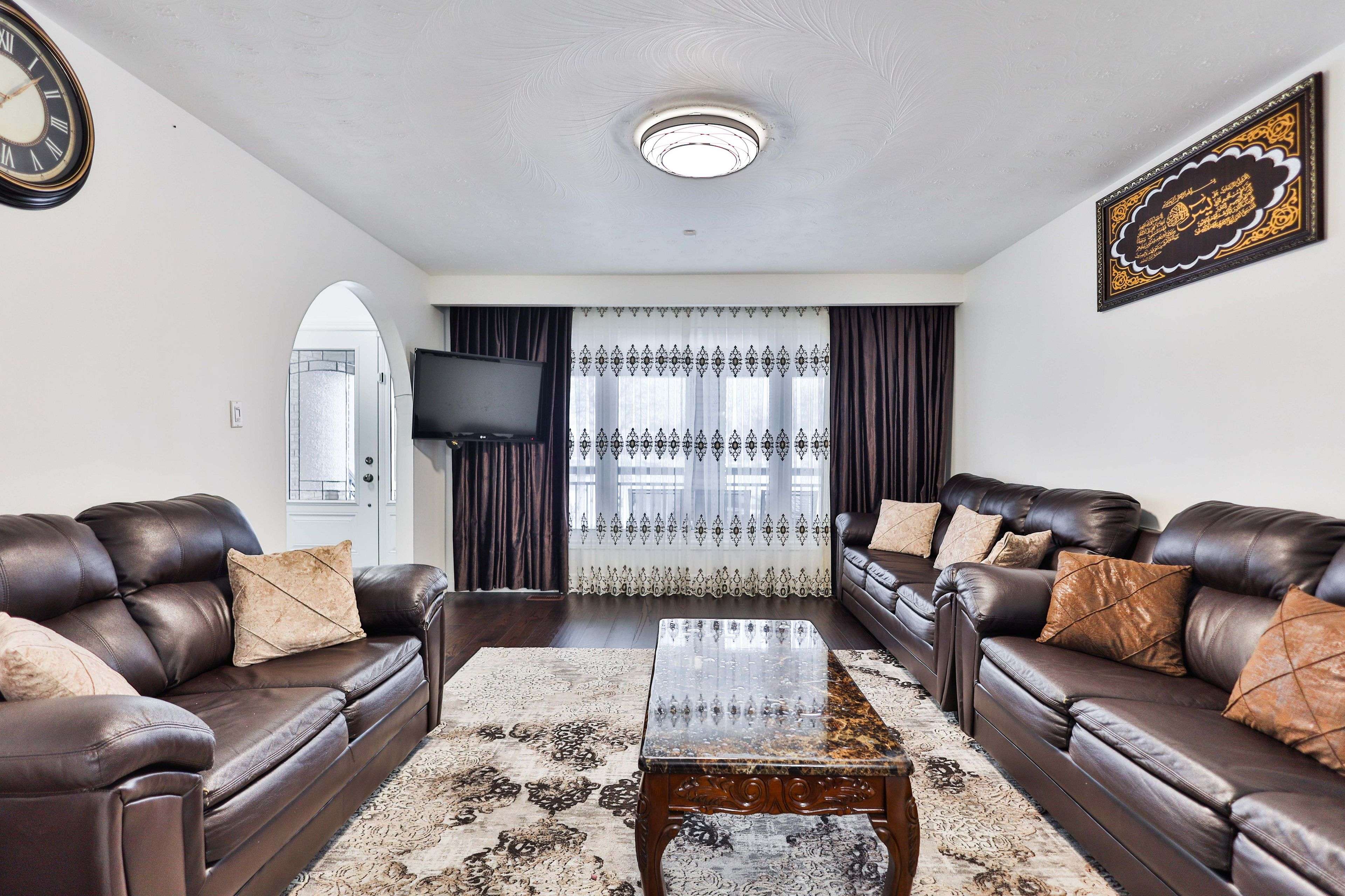 Hamilton, ON L8W 1Y1,1267 LIMERIDGE RD E