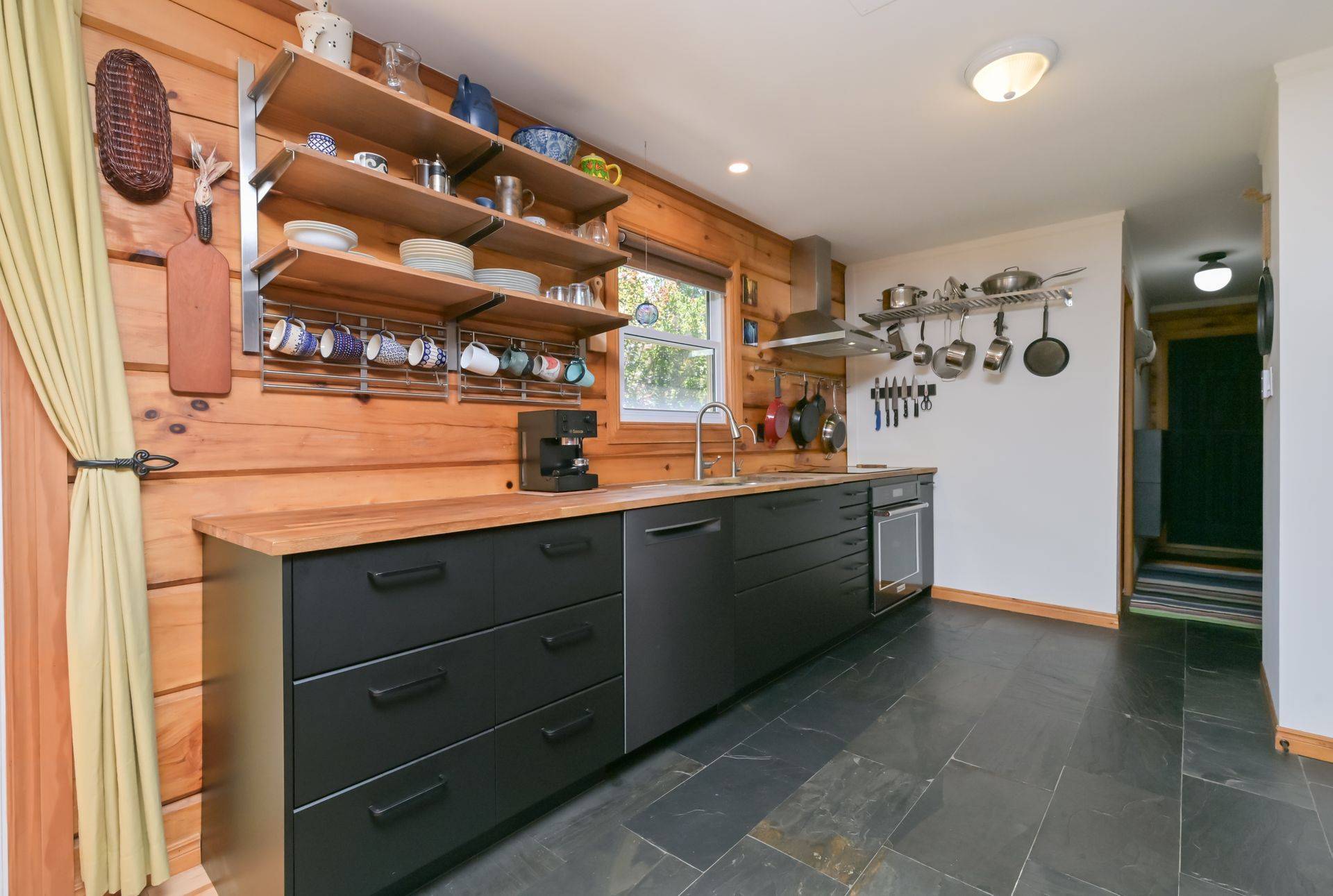 Mulmur, ON L9V 3H5,1 Mountainview RD