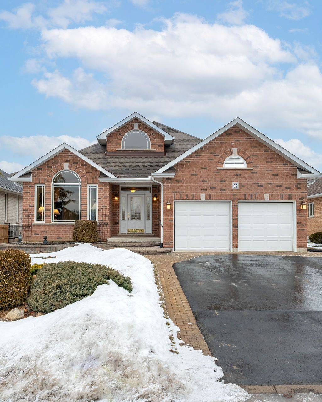 Belleville, ON K8N 4Z5,52 Simcoe DR