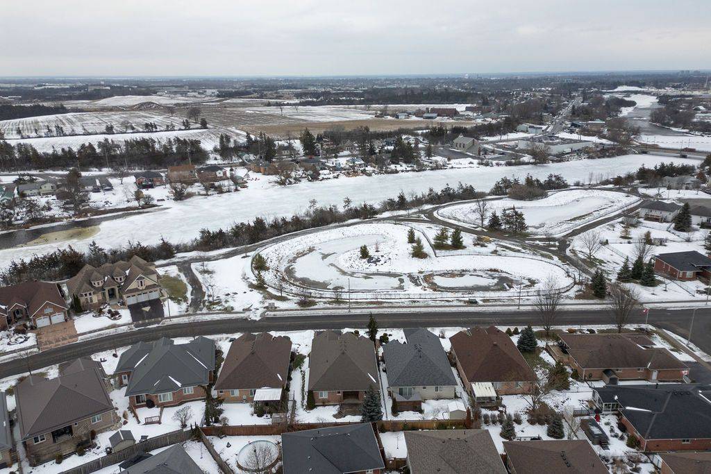 Belleville, ON K8N 4Z5,52 Simcoe DR