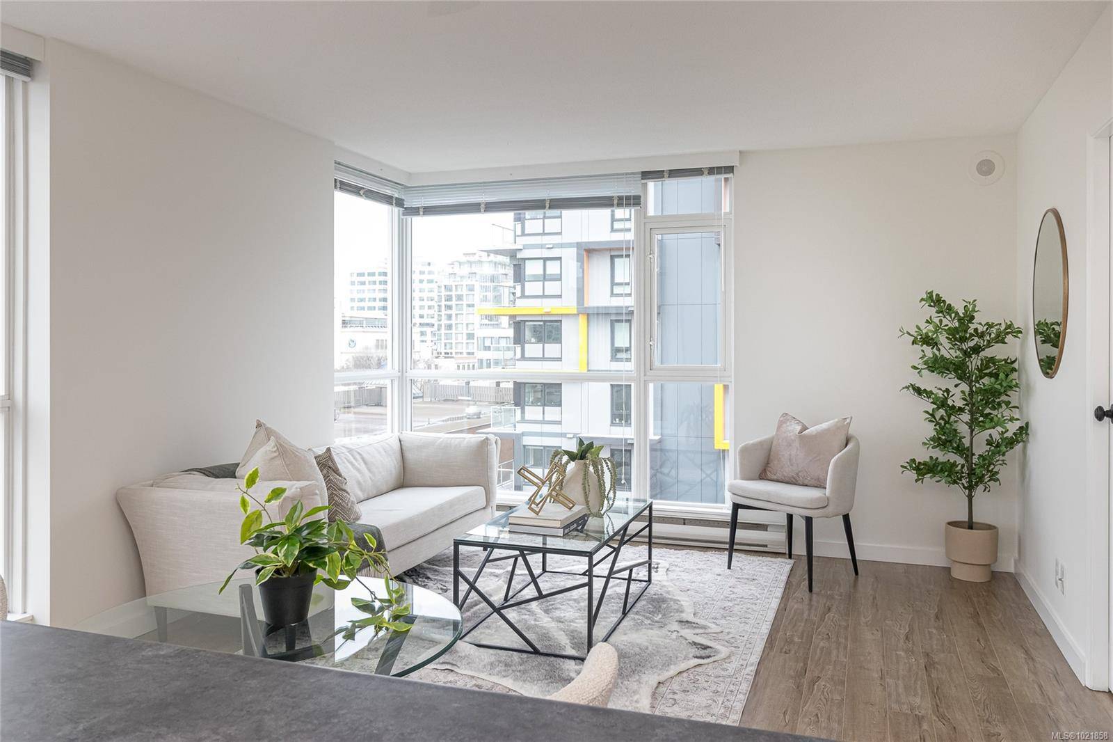 Victoria, BC V8W 3W8,835 View St #711