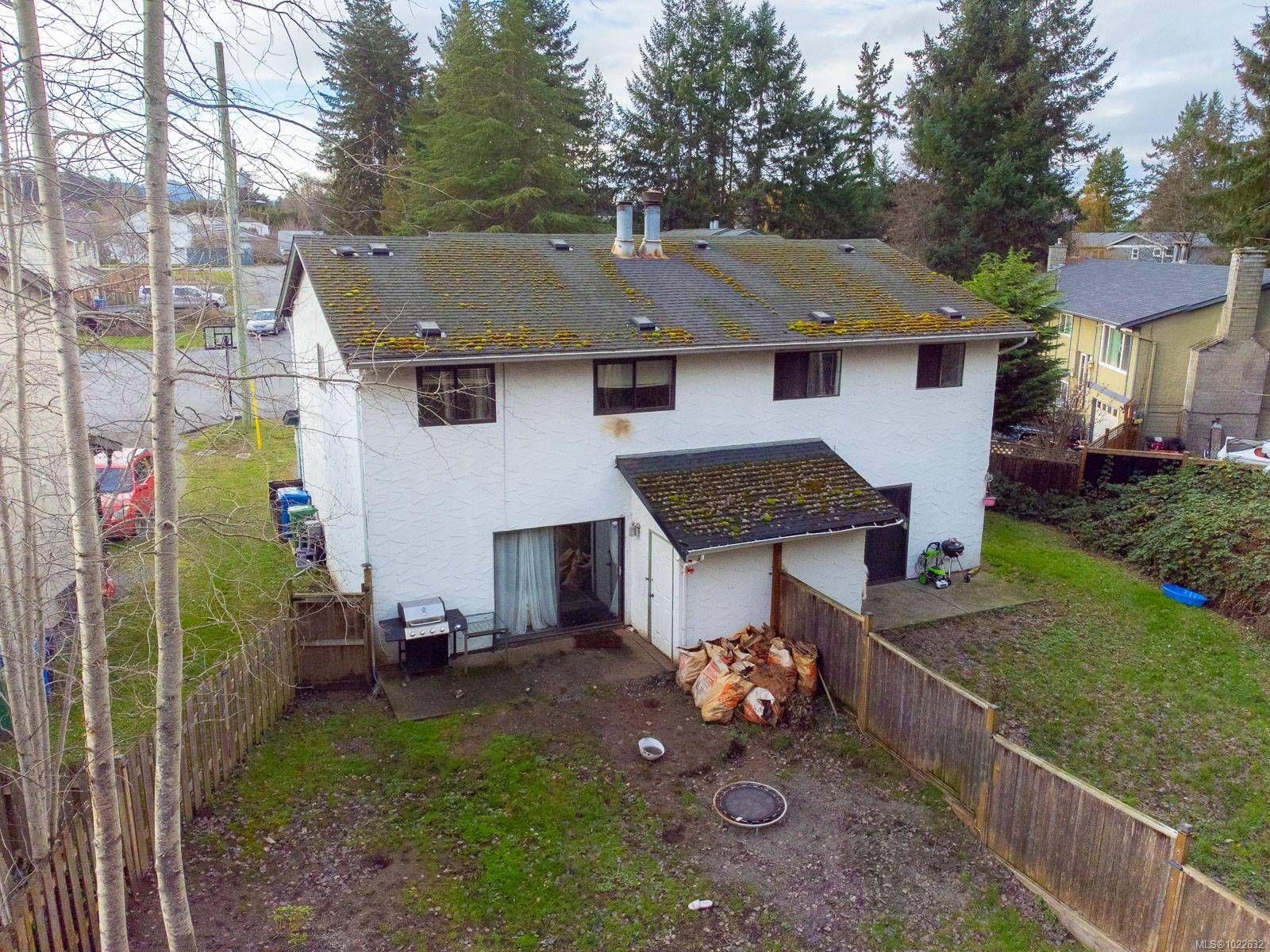 Nanaimo, BC V9V 1E1,5858/5856 Annsobel Cir