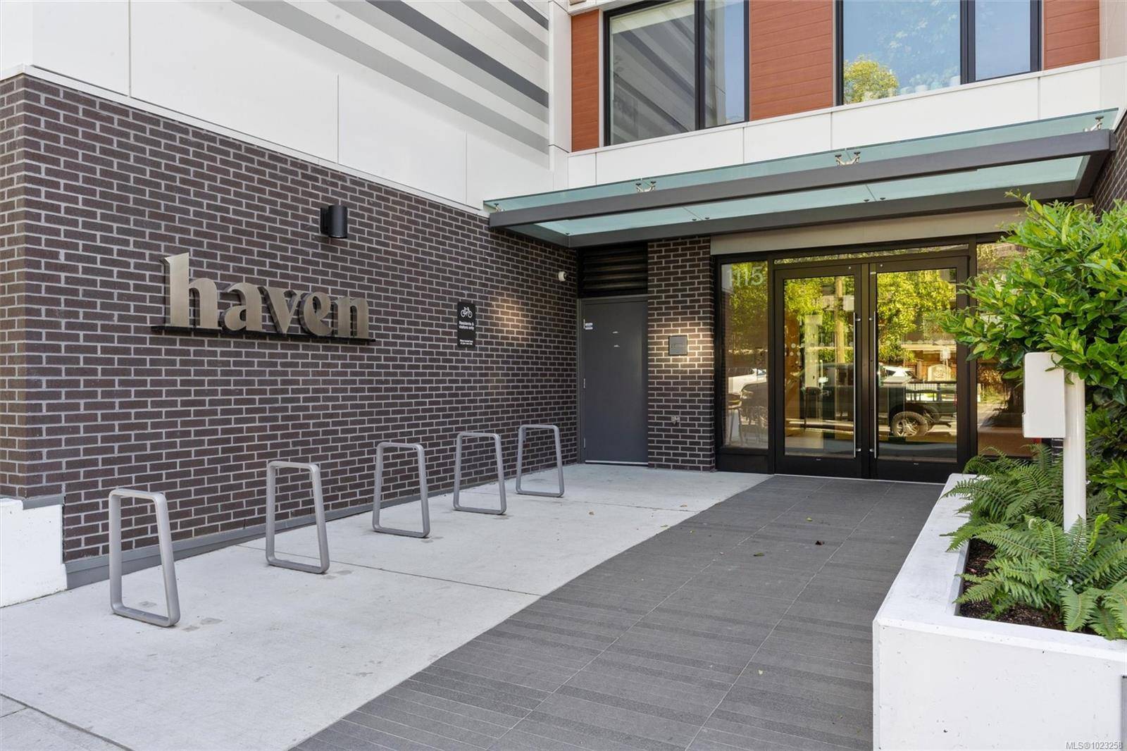 Victoria, BC V8V 0H2,1115 Johnson St #217