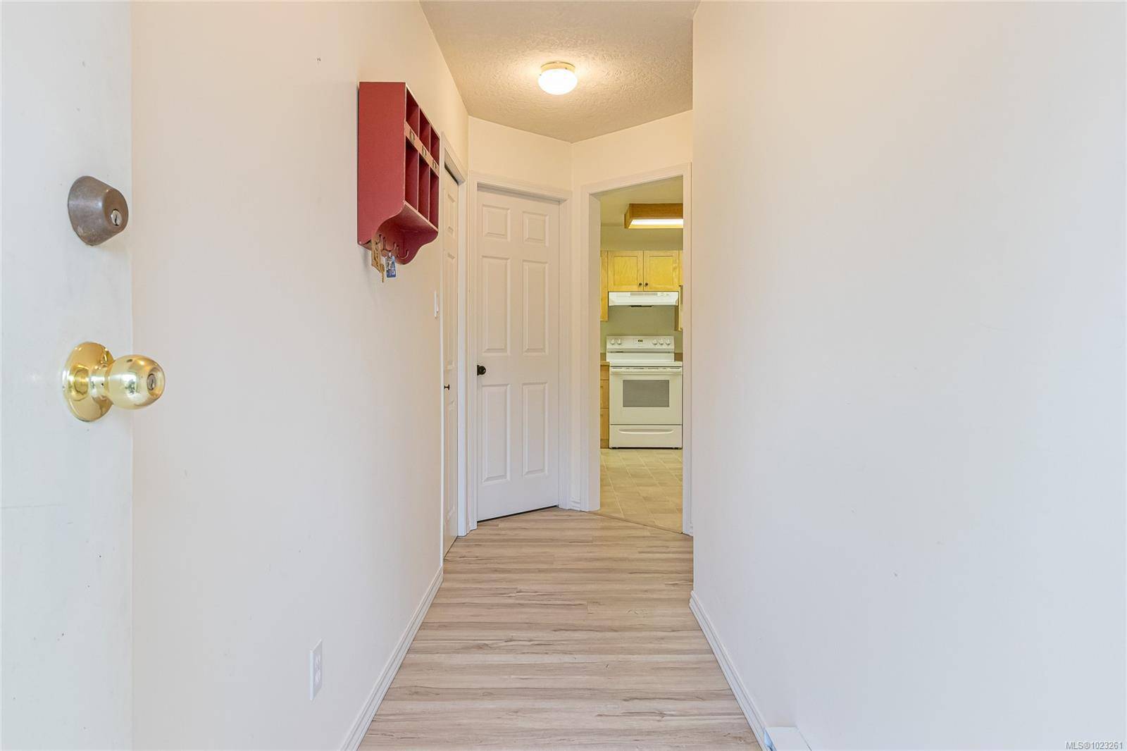 Duncan, BC V9L 1Z7,370 Cairnsmore St #3