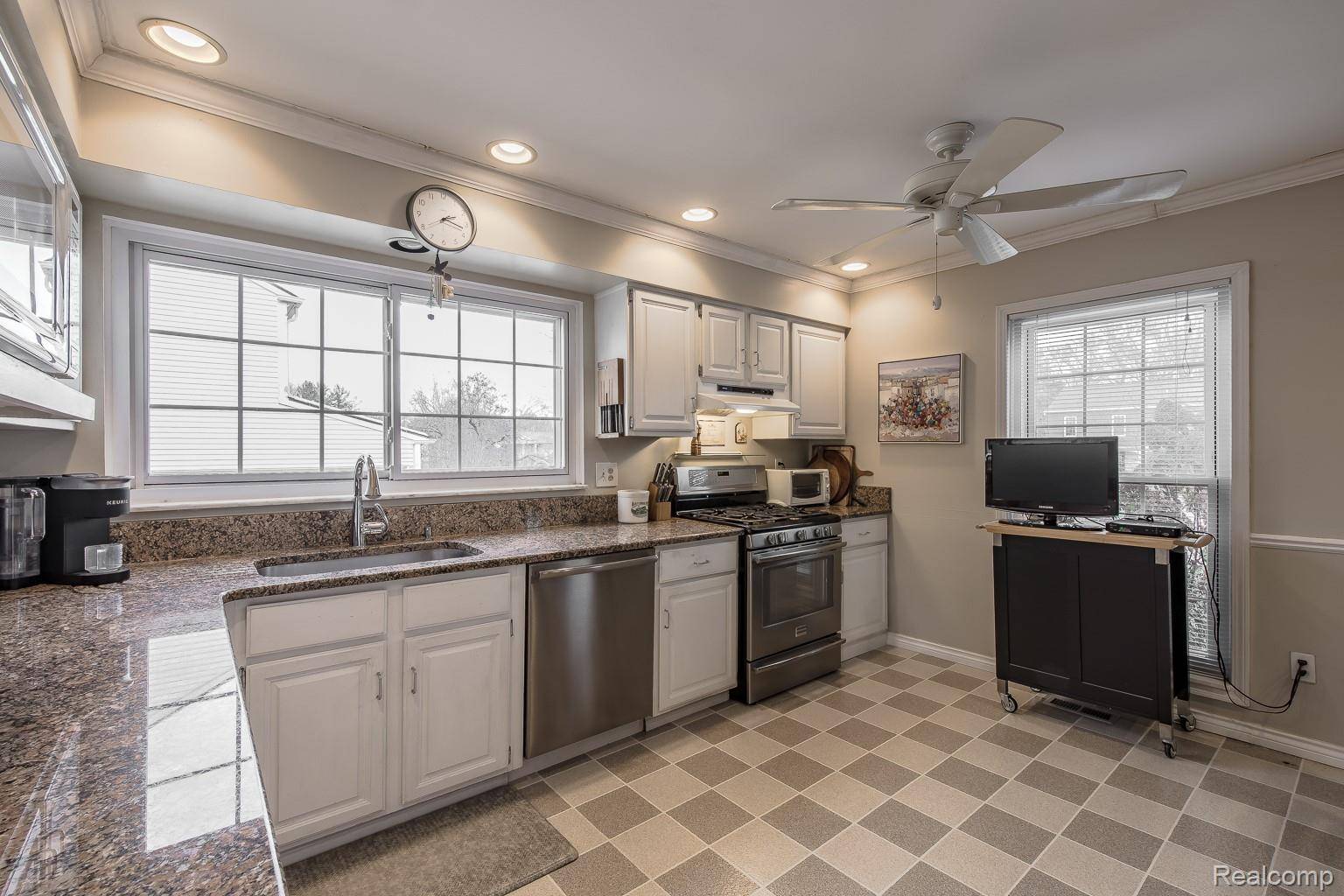 Rochester Hills, MI 48306,1145 E Fairview LN