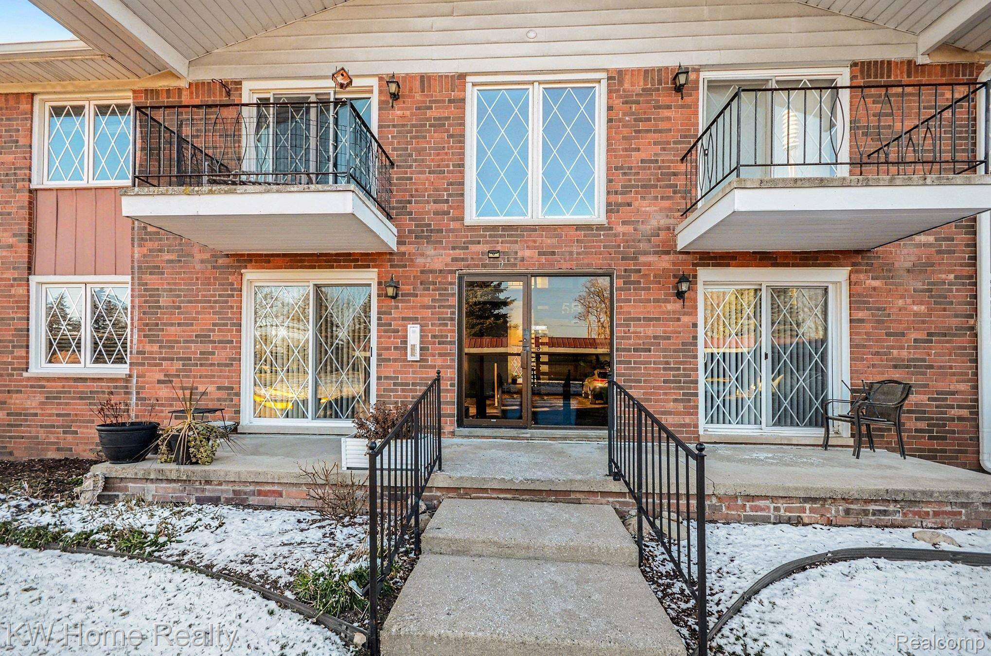 Utica, MI 48316,54781 Shelby RD #80