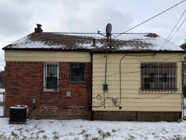 Detroit, MI 48219,19358 Evergreen RD