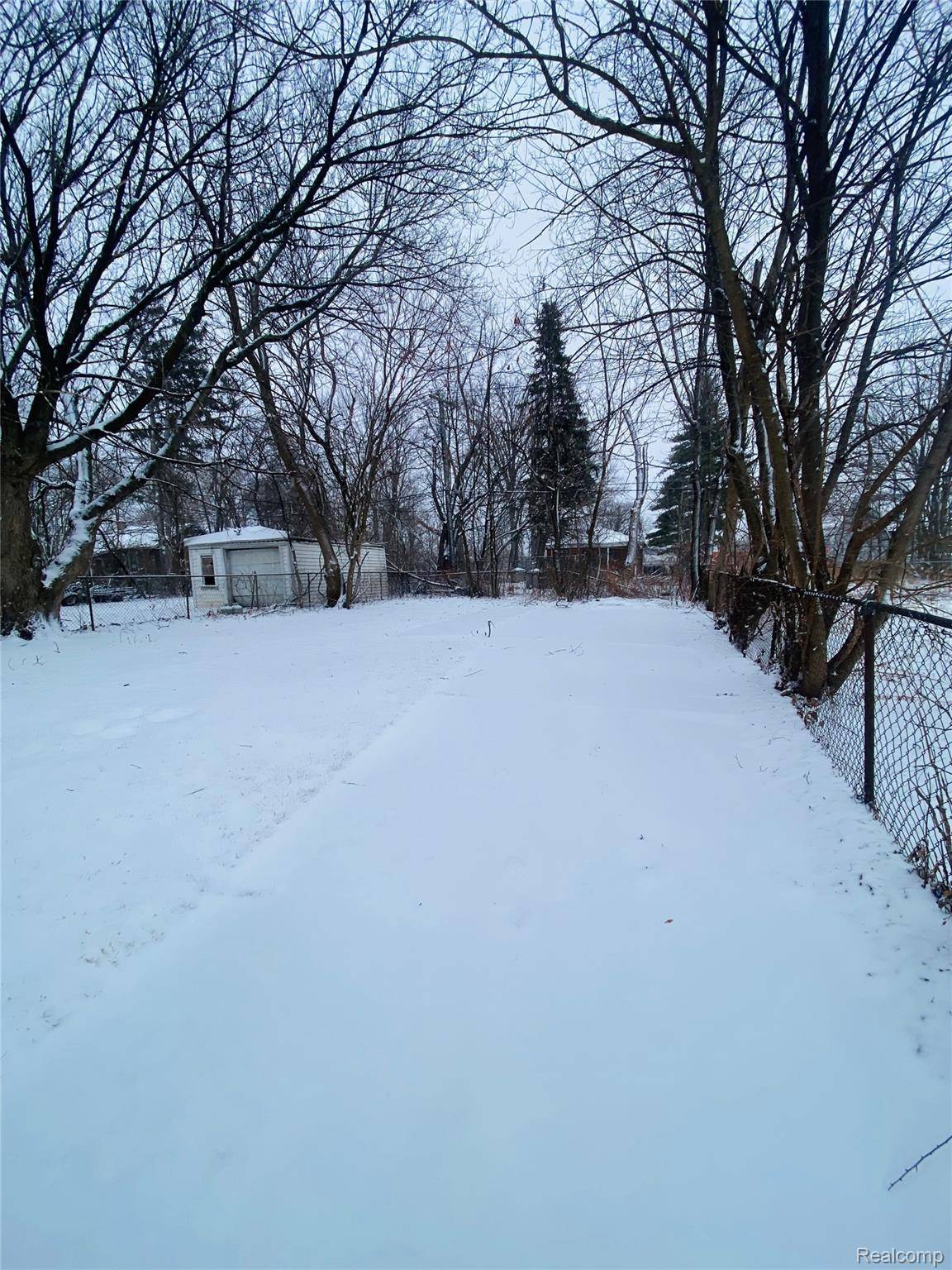 Detroit, MI 48205,15228 Lappin ST