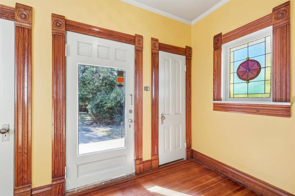 Denton, TX 76201,2044 W Oak Street