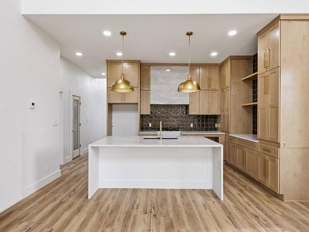 Dallas, TX 75241,6137 Kemrock Drive