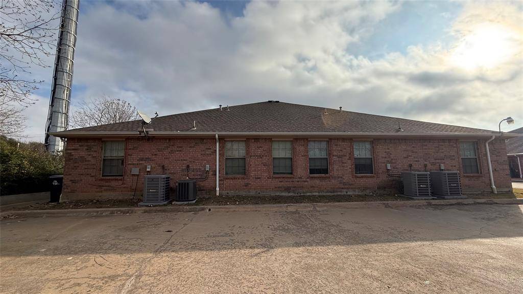 Denton, TX 76201,2335 Elm