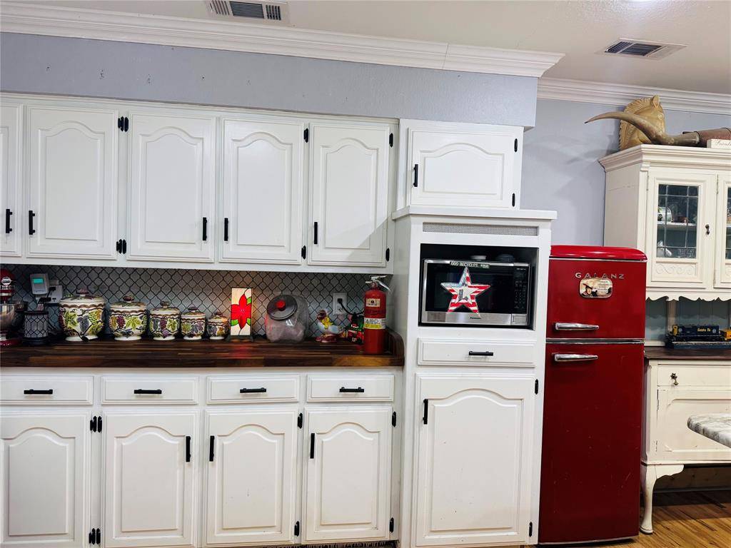 Mount Pleasant, TX 75455,431 County Road 2715