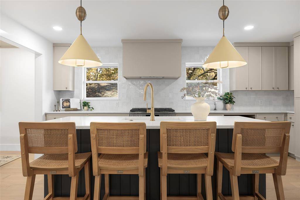 Dallas, TX 75238,9727 Dartridge Drive