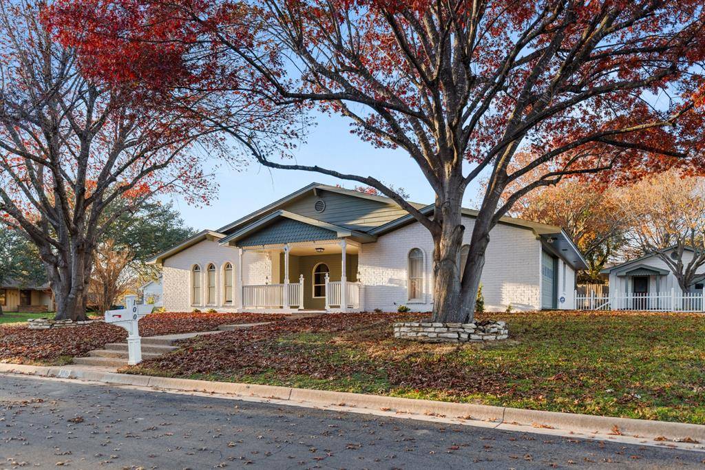 Hewitt, TX 76643,100 Linden Lane